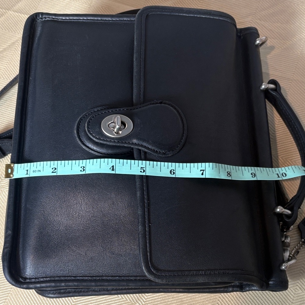Vintage Coach Willis Shoulder Bag No. 240-3505 – Made in the United States! - Picture 10 of 12